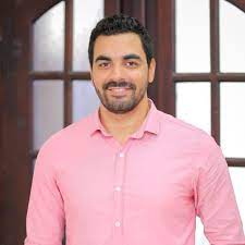 د.محمد الزغبي دكتور العلاج الطبيعي