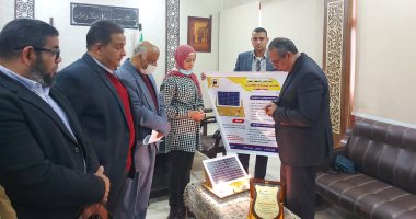 مدير تعليم القليوبية يكرم الطالبة "رحمة" الأولى فى مسابقة المبتكر الصغير