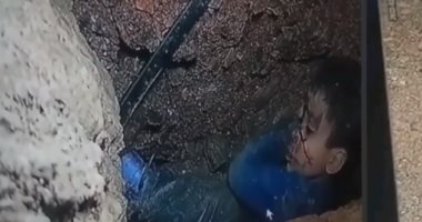 حتى لا يصاب بالعمى.. النظارات الشمسية قد تساعد عند إنقاذ الطفل ريان