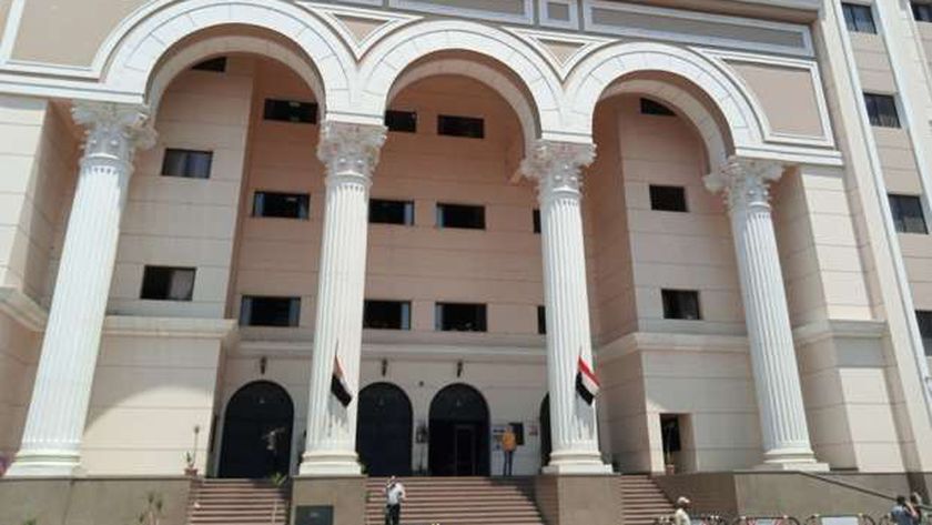 إيداع موظف بجامعة بنها مستشفى الأمراض العقلية لبيان سلامة قواه.. هتك عرض طفلة