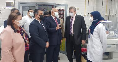 رئيس جامعة بنها يتفقد الخدمة الطبية بالمستشفيات