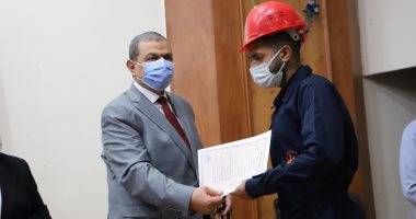 "القوى العاملة" تسلم 2166 وثيقة تأمين ضد الحوادث للعمالة غير المنتظمة بالقليوبية