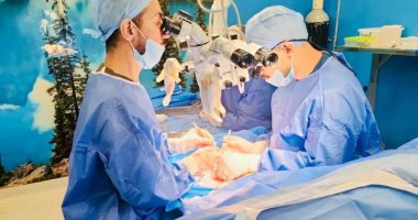 فريق جراحي ببنها الجامعي يعيد توصيل إصبع مبتور بيد مريض